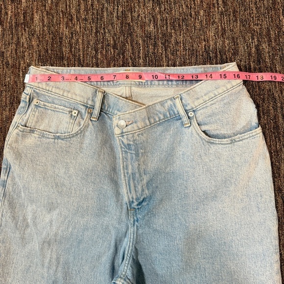 Like New Abercrombie & Fitch 90s straight ultra high rise jeans size 32 long - Picture 11 of 14